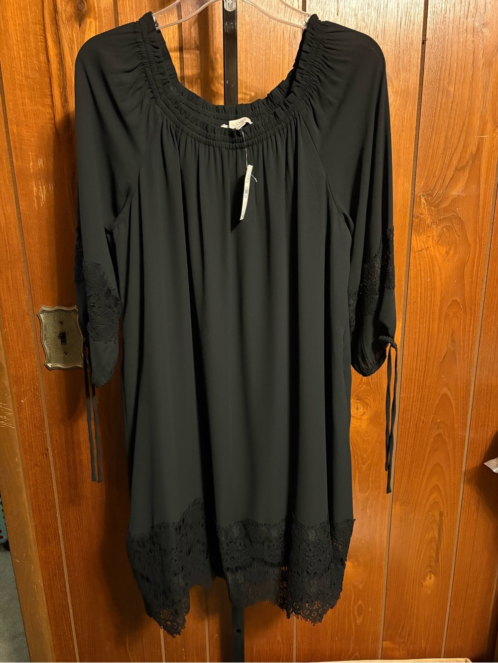 LOFT Black Long-Sleeve Lace-Hem Shift Dress